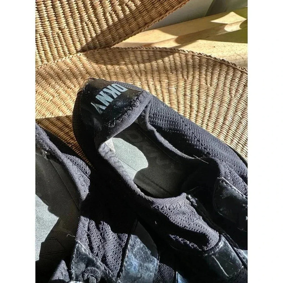 DKNY Women’s size 8 black wedge shoes - Picture 3 of 9